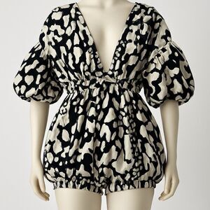 PrettyLittleThing Unique Romper Womens Size 10, Bubble Dress Shorts, Rare (NWT)